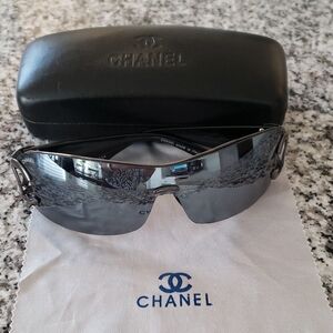 Chanel Black Sunglasses with Logo Case